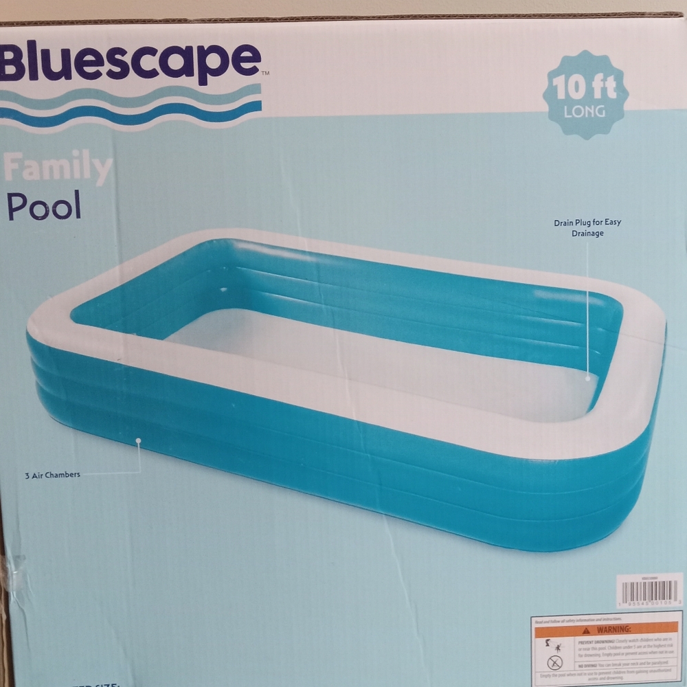 Family Pool - Picture 2 of 5